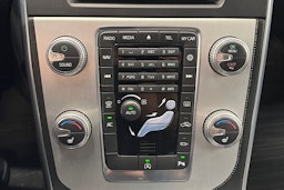 musta Volvo V60 2015 kuva 24.