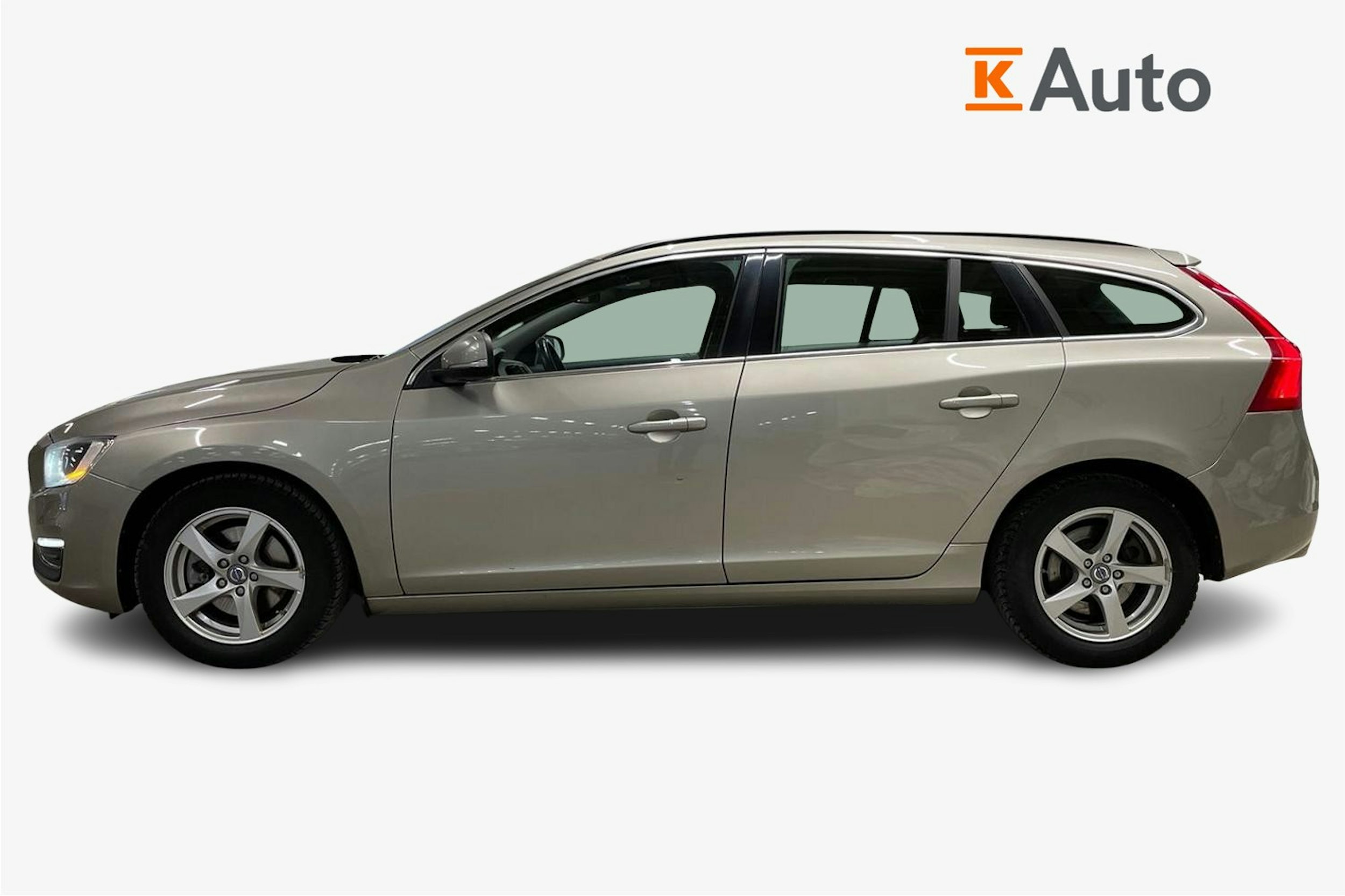 ruskea (beige) Volvo V60 2015 kuva 6.