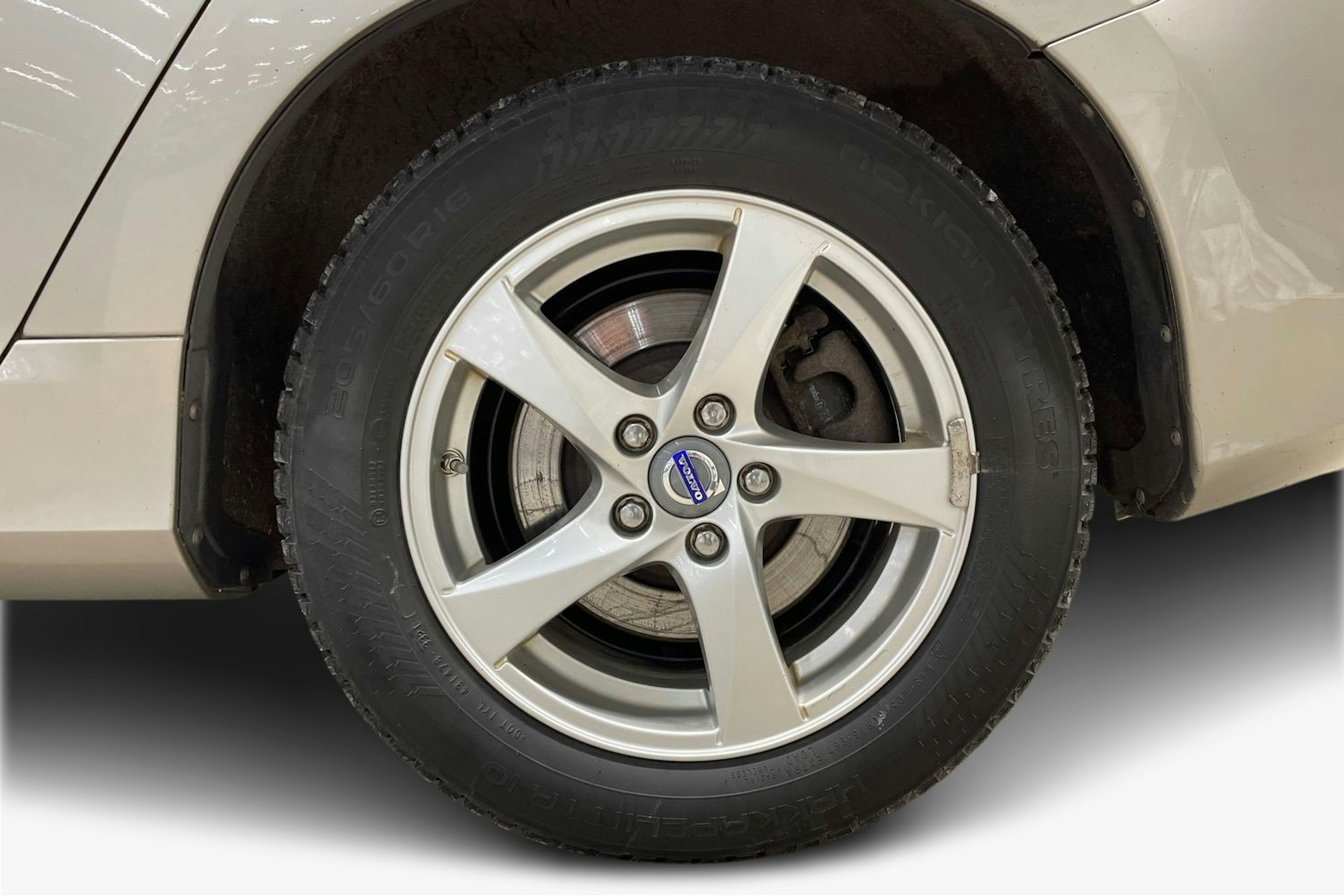 ruskea (beige) Volvo V60 2015 kuva 11.