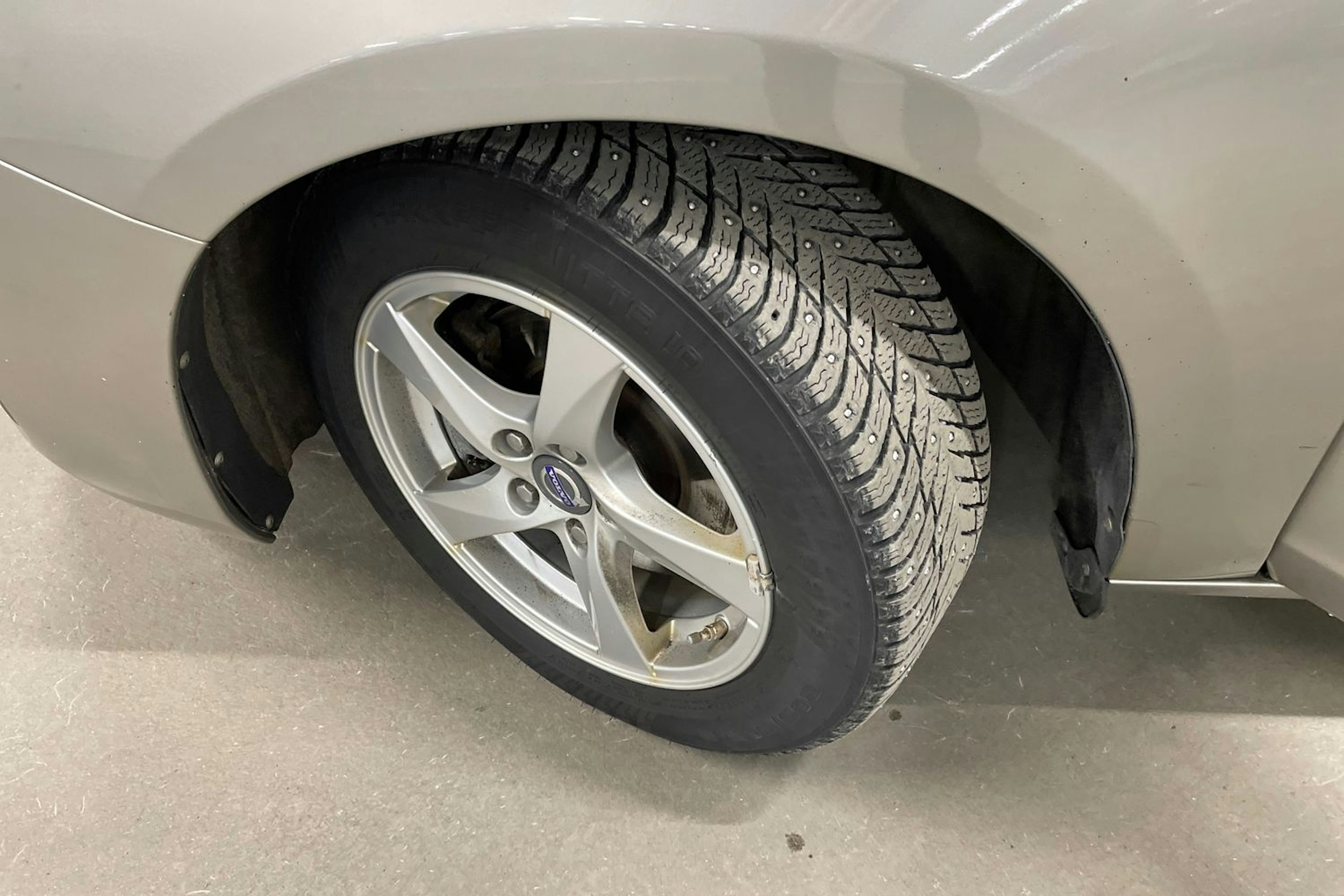 ruskea (beige) Volvo V60 2015 kuva 13.