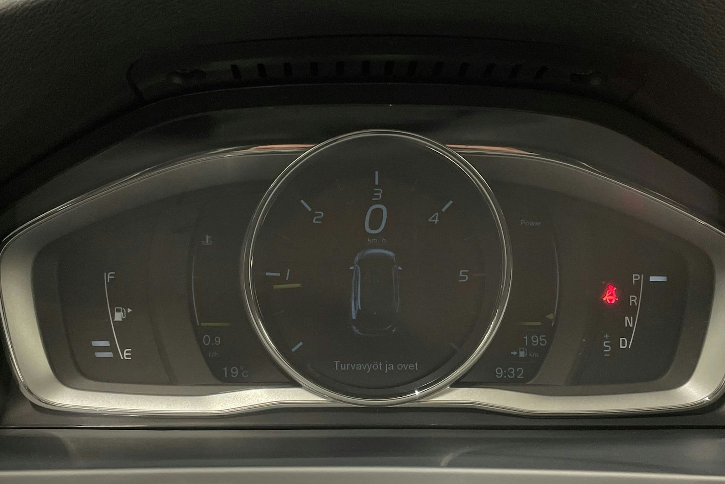 ruskea (beige) Volvo V60 2015 kuva 16.