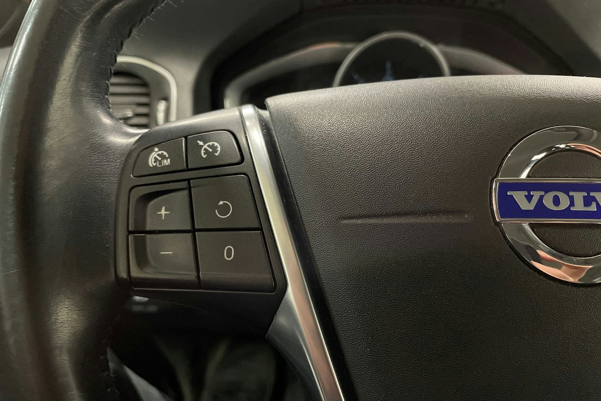 ruskea (beige) Volvo V60 2015 kuva 21.