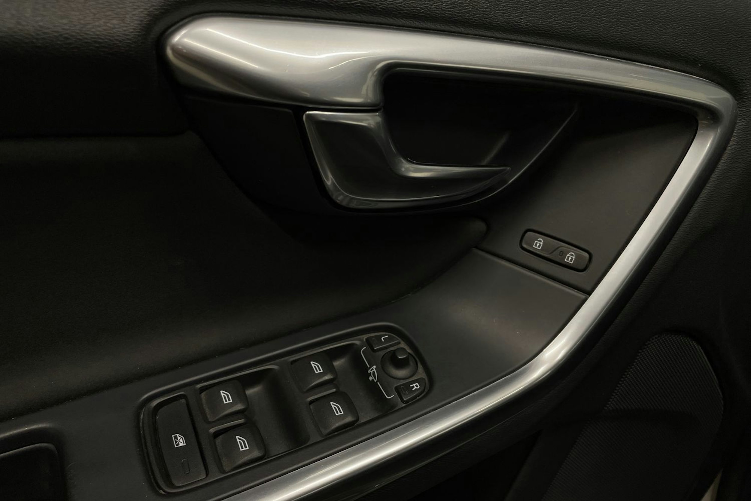 ruskea (beige) Volvo V60 2015 kuva 23.