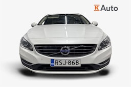 valkoinen Volvo V60 2015 kuva 5.