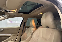 valkoinen Volvo V60 2015 kuva 14.