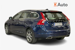 sininen Volvo V60 2015 kuva 2.