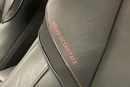 sininen Volvo V60 2015 kuva 18.