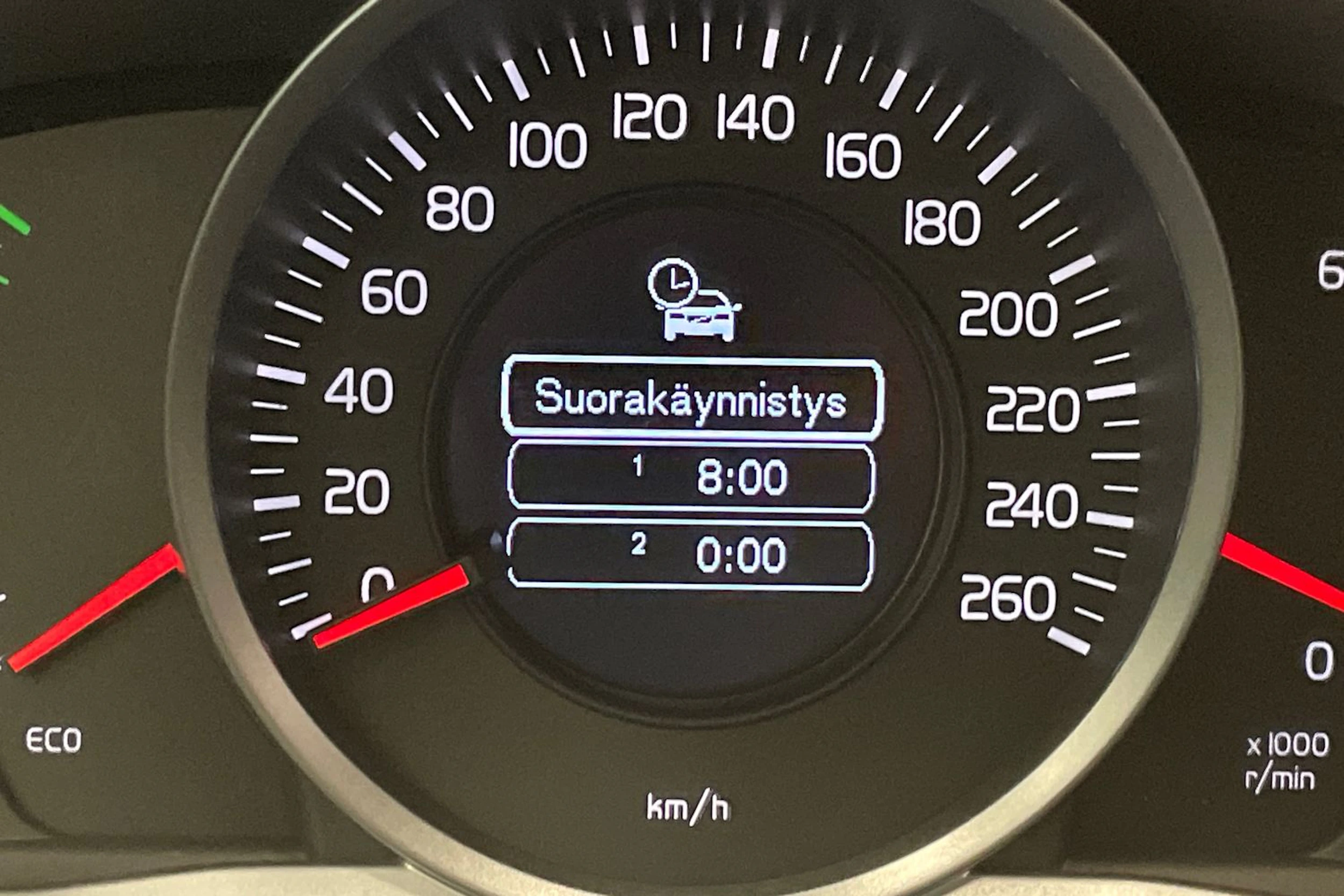 sininen Volvo V60 2015 kuva 20.