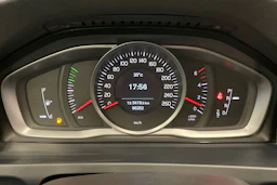sininen Volvo V60 2015 kuva 21.