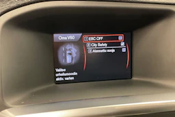 sininen Volvo V60 2015 kuva 22.