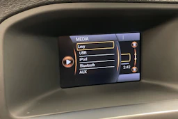sininen Volvo V60 2015 kuva 23.