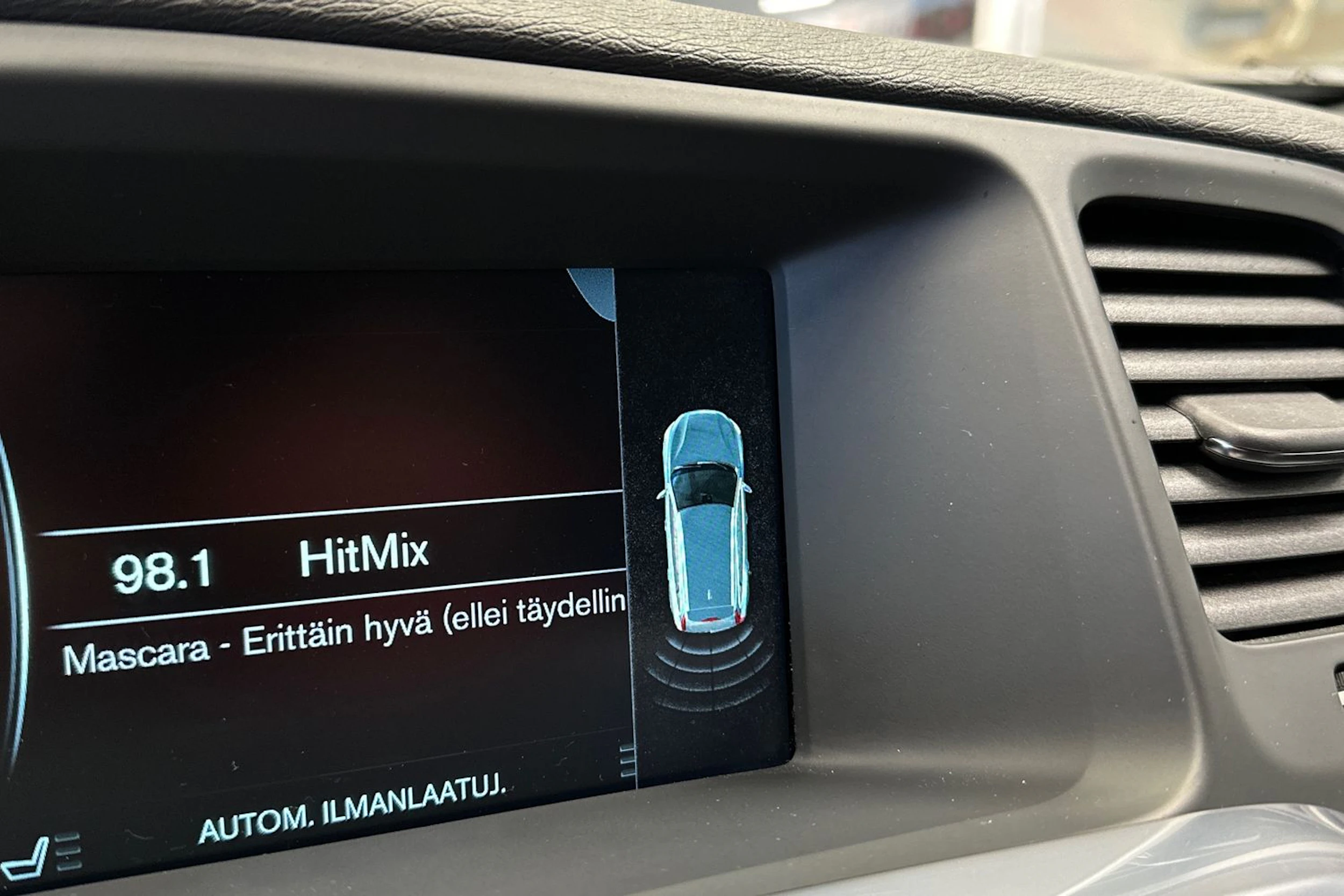 musta Volvo V60 2015 kuva 21.