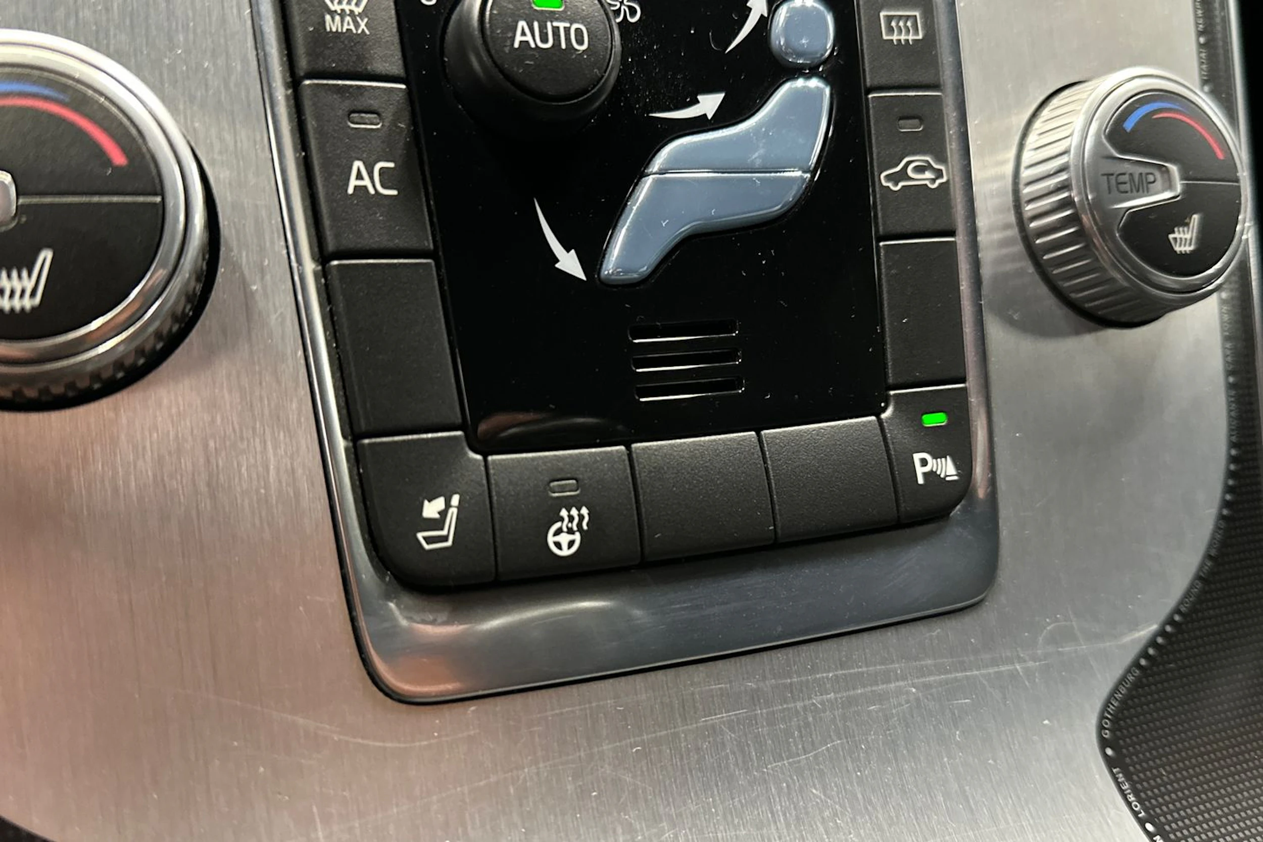 musta Volvo V60 2015 kuva 23.