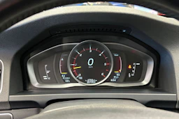 musta Volvo V60 2015 kuva 24.