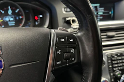 musta Volvo V60 2015 kuva 27.