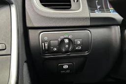 musta Volvo V60 2015 kuva 28.