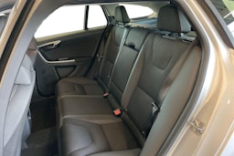 harmaa Volvo V60 2015 kuva 10.