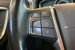 harmaa Volvo V60 2015 kuva 16.
