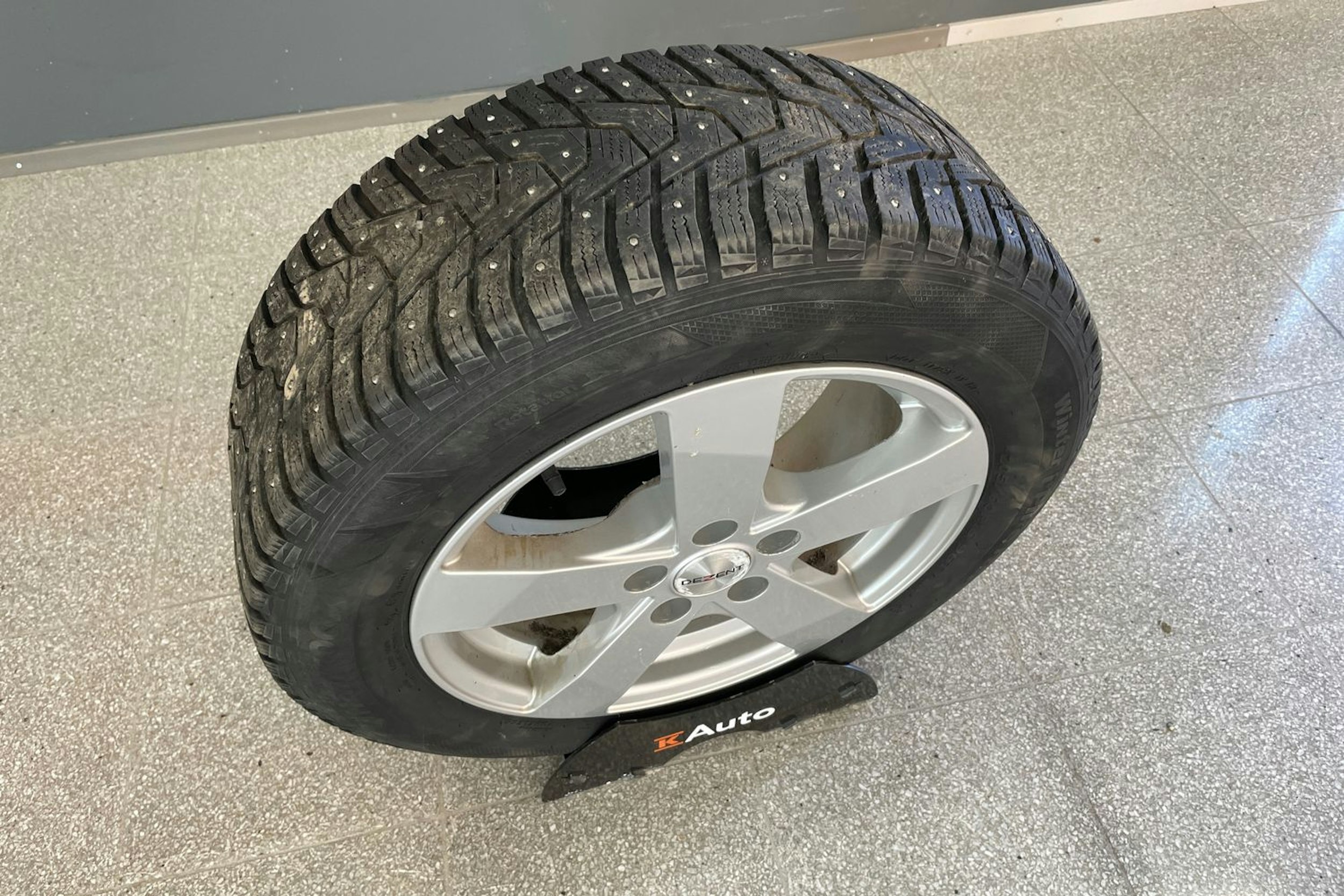 harmaa Volvo V60 2015 kuva 20.