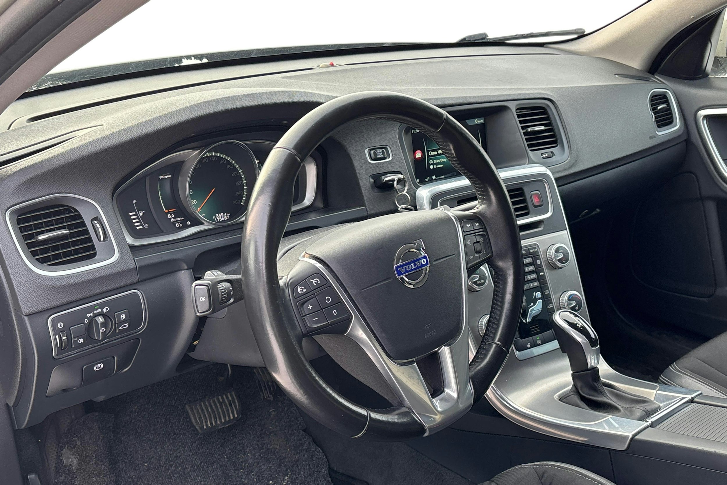 ruskea (beige) Volvo V60 2016 kuva 3.