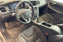 harmaa Volvo V60 2016 kuva 3.
