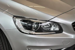 harmaa Volvo V60 2016 kuva 13.