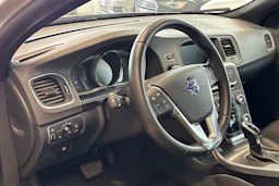 harmaa Volvo V60 2016 kuva 34.