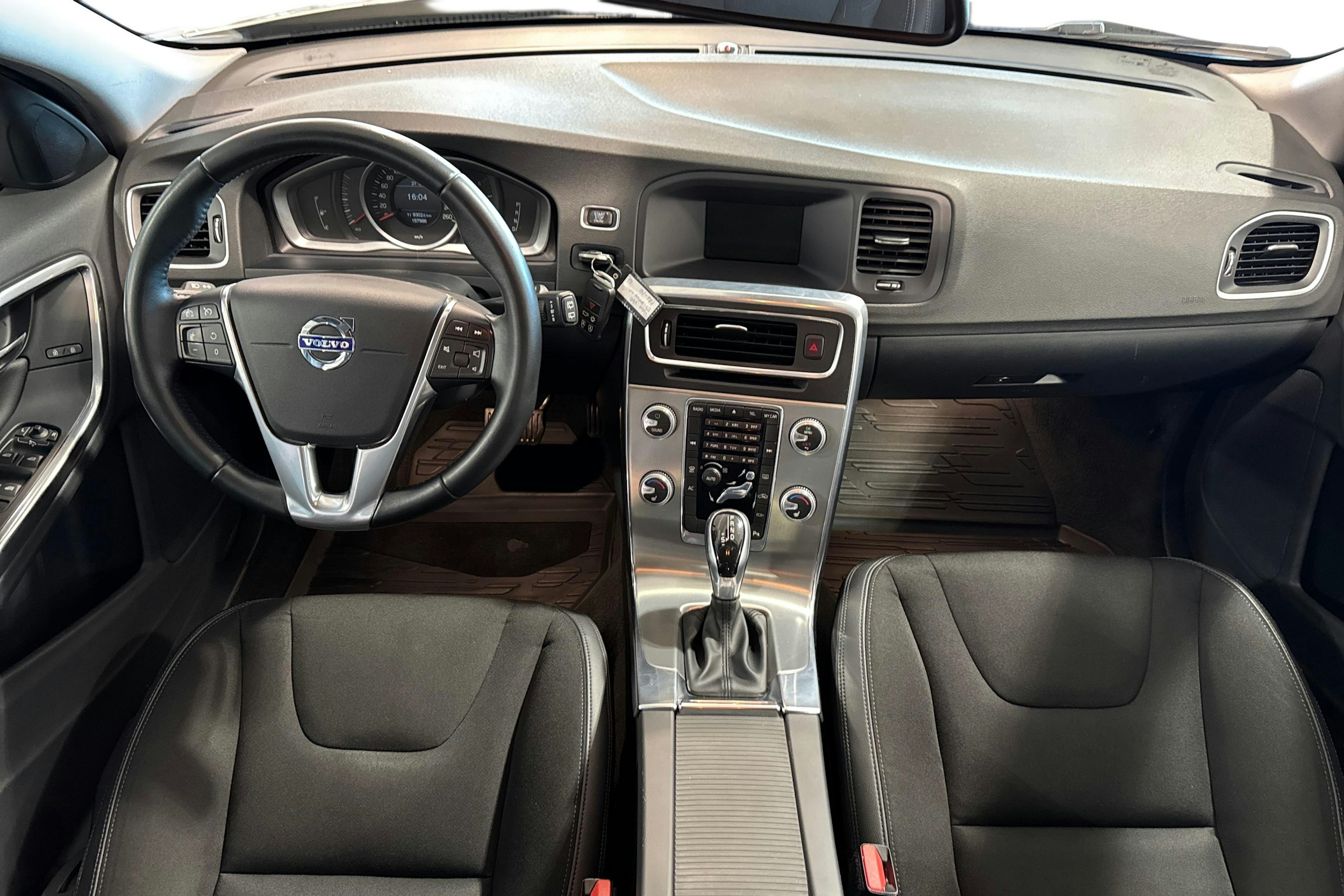 met. ruskea (beige) Volvo V60 2016 kuva 9.