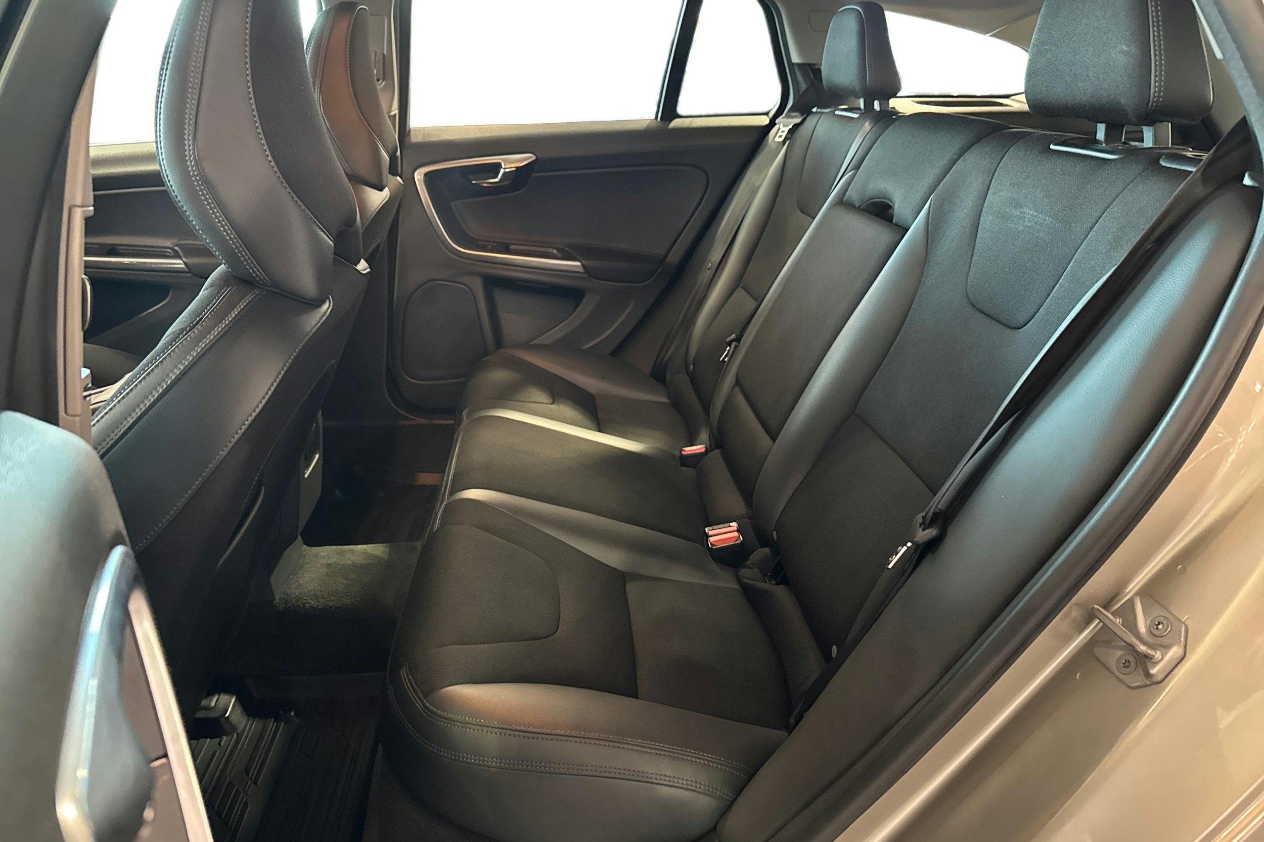met. ruskea (beige) Volvo V60 2016 kuva 10.