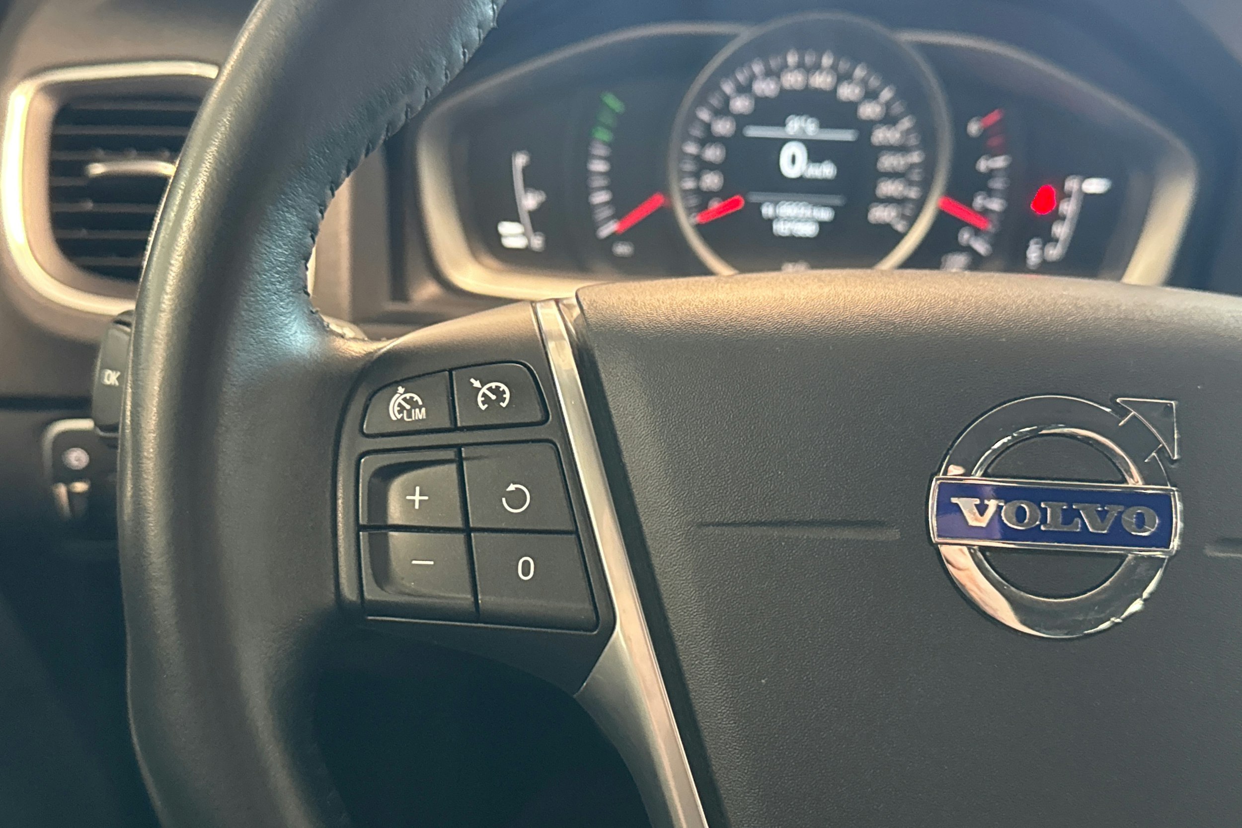 met. ruskea (beige) Volvo V60 2016 kuva 16.