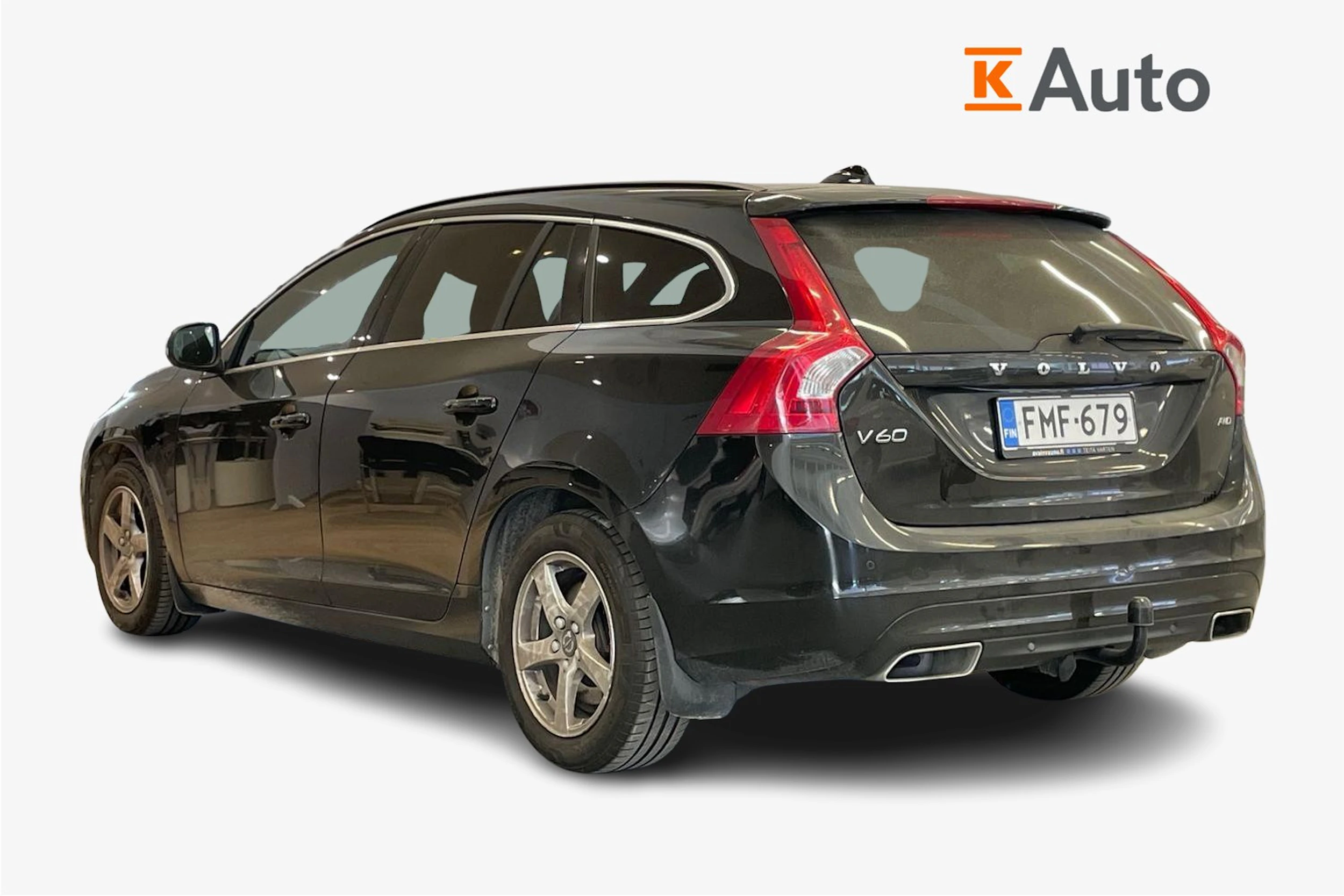 Musta Volvo V60 2016 kuva 2.