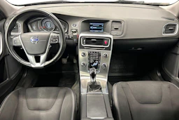 musta Volvo V60 2016 kuva 7.