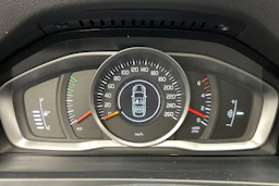 musta Volvo V60 2016 kuva 13.