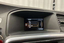 musta Volvo V60 2016 kuva 17.