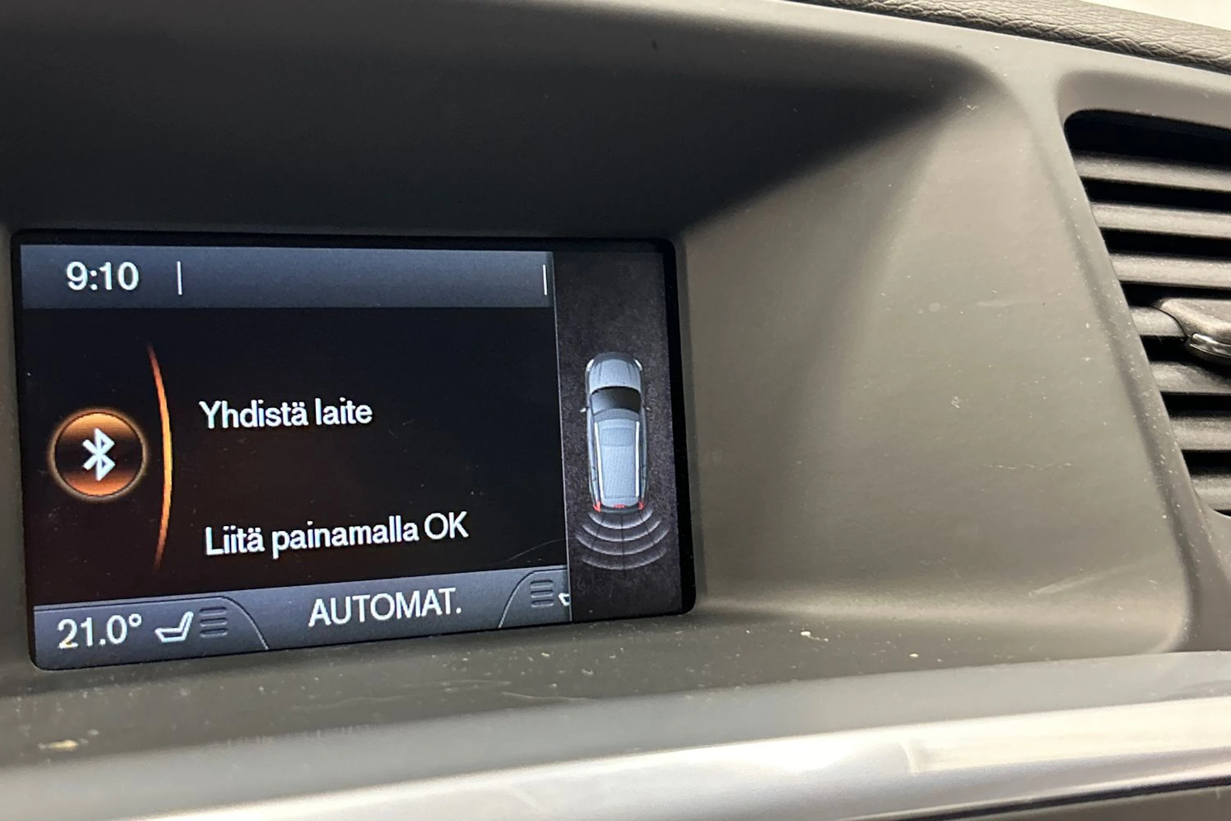 musta Volvo V60 2016 kuva 18.