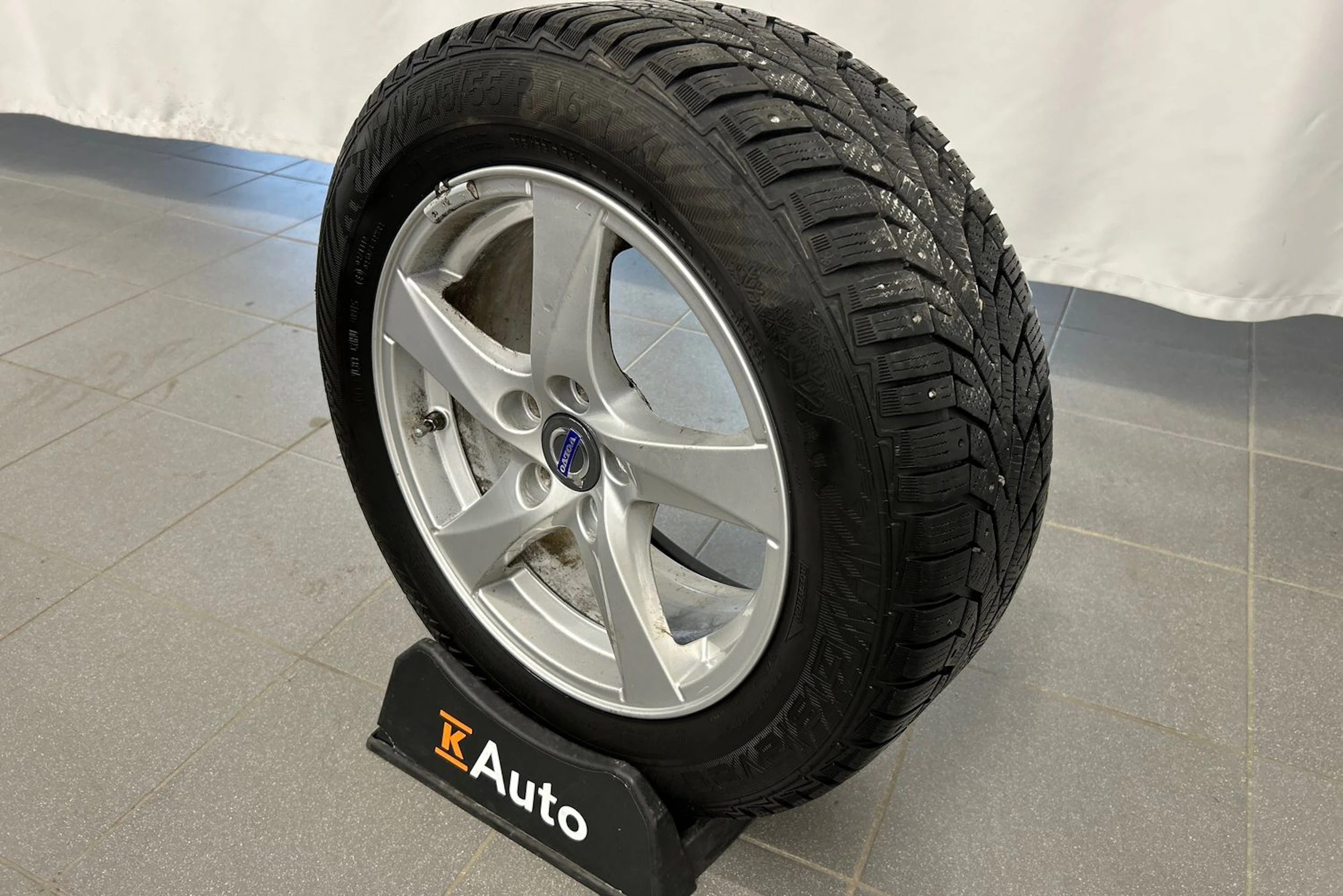 musta Volvo V60 2016 kuva 21.