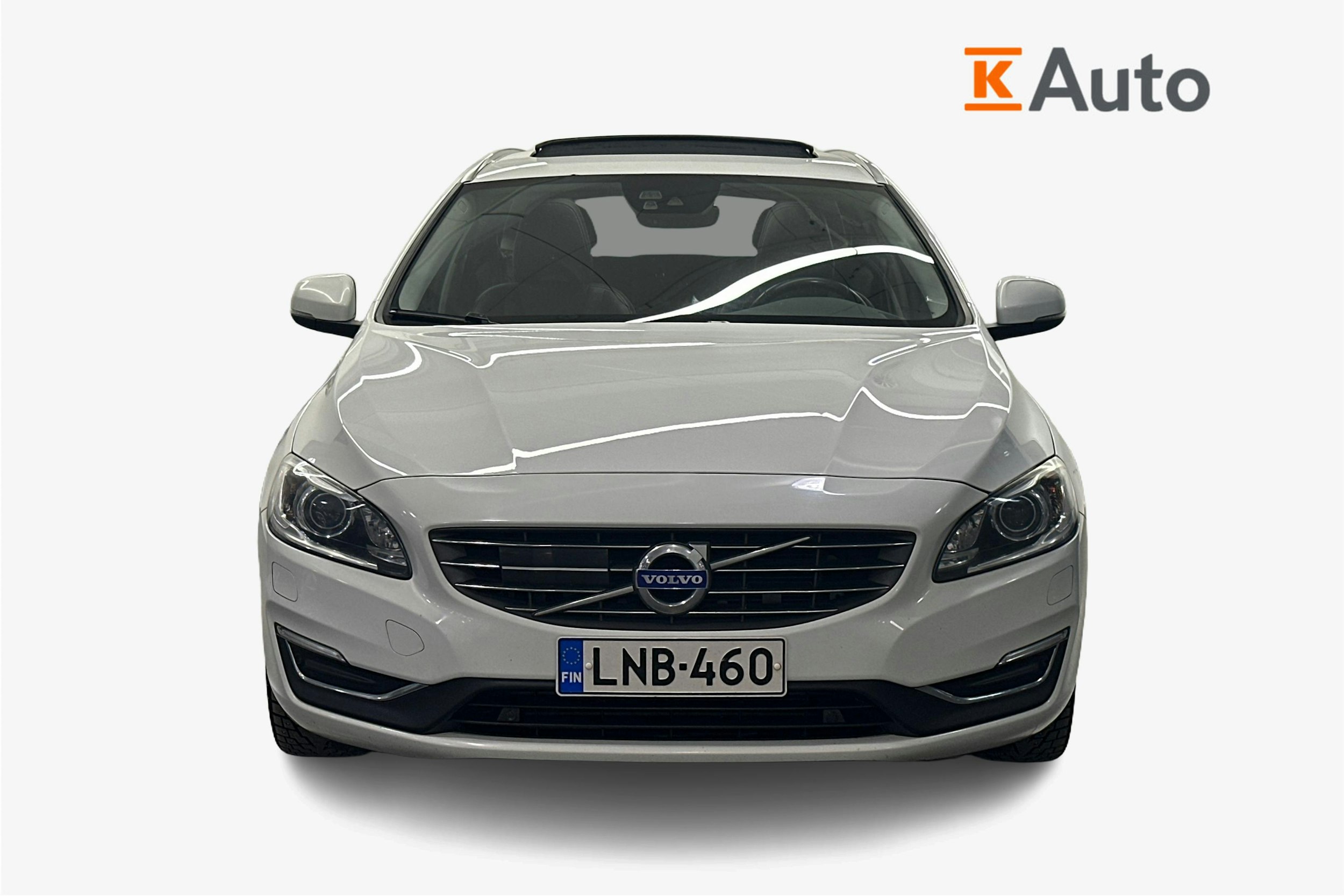 Valkoinen Volvo V60 2016 kuva 5.