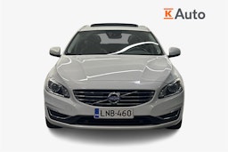 Valkoinen Volvo V60 2016 kuva 5.