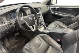 Valkoinen Volvo V60 2016 kuva 7.