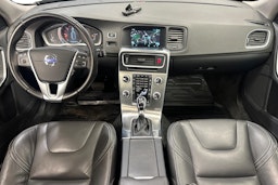 Valkoinen Volvo V60 2016 kuva 9.