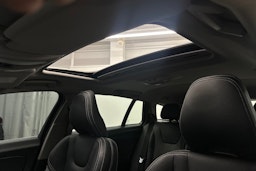 Valkoinen Volvo V60 2016 kuva 16.