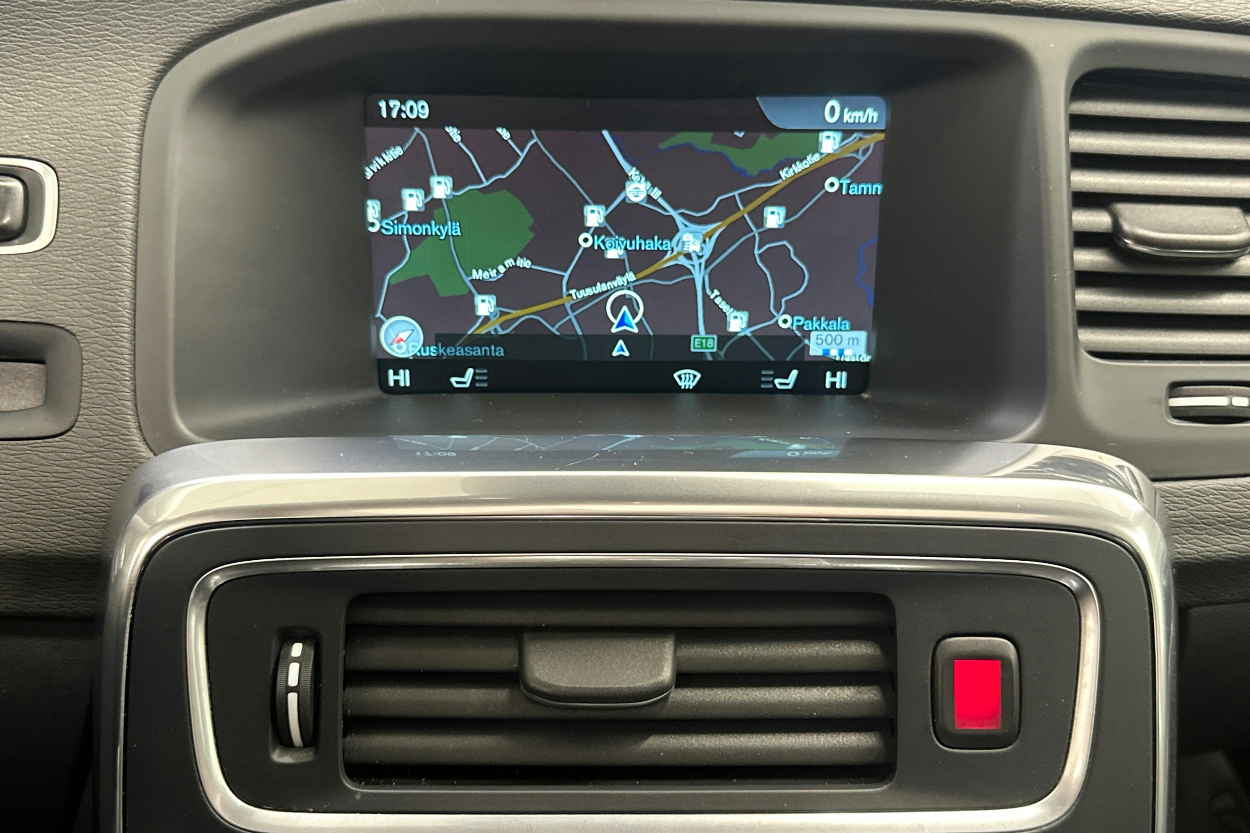 Valkoinen Volvo V60 2016 kuva 19.