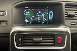 Valkoinen Volvo V60 2016 kuva 20.