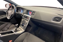 punainen Volvo V60 2016 kuva 10.