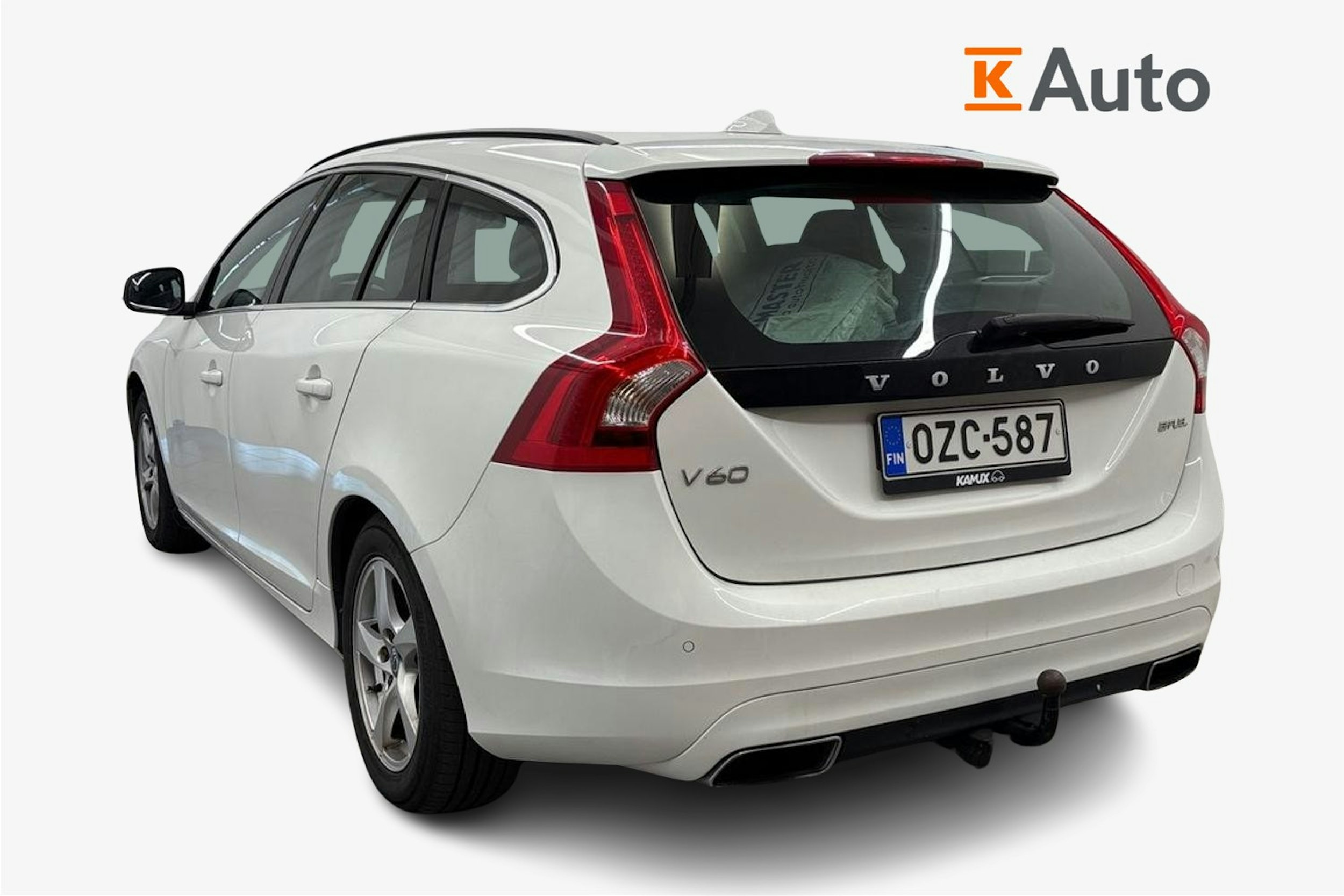 valkoinen Volvo V60 2016 kuva 2.