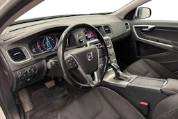 valkoinen Volvo V60 2016 kuva 3.