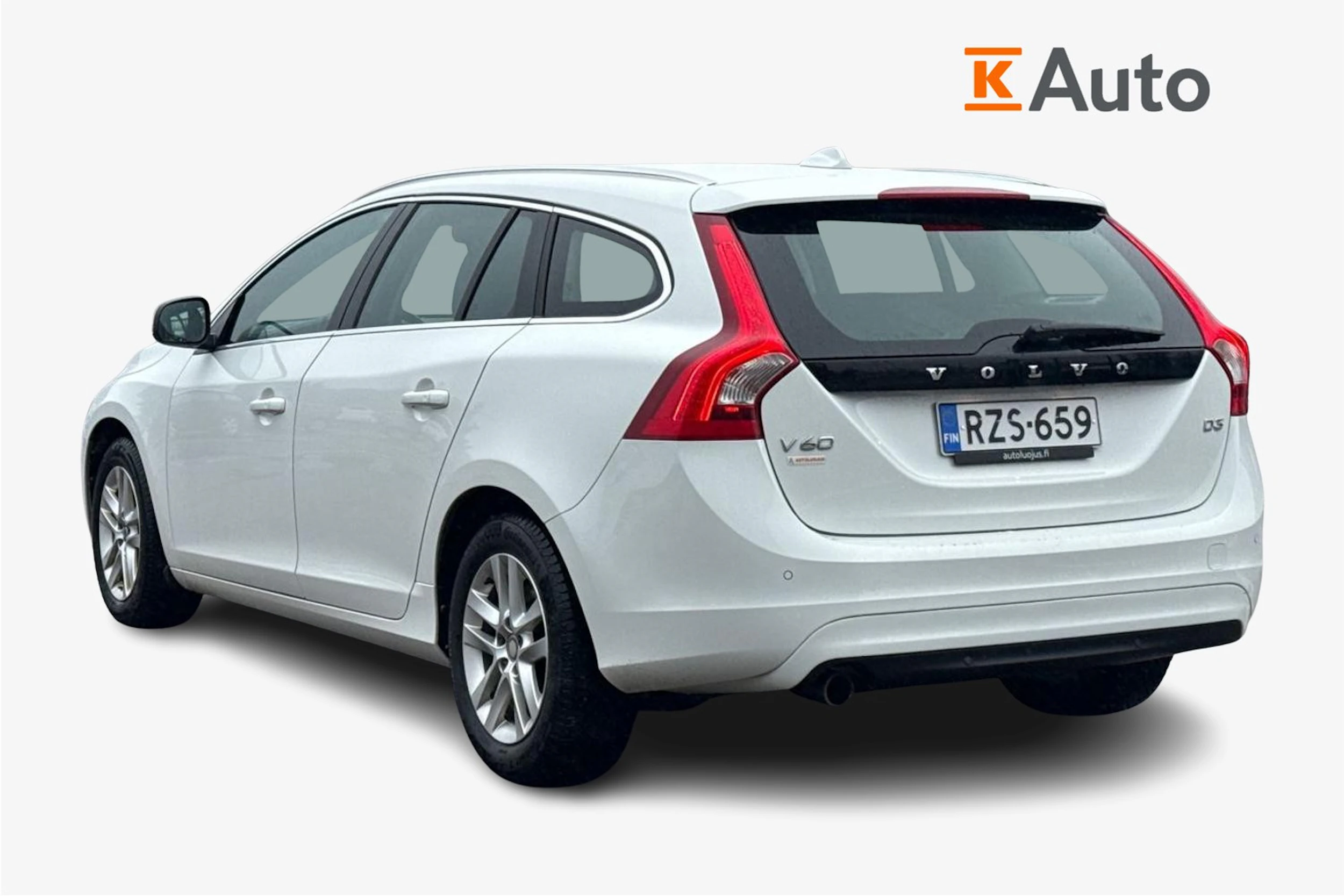 Valkoinen Volvo V60 2016 kuva 2.