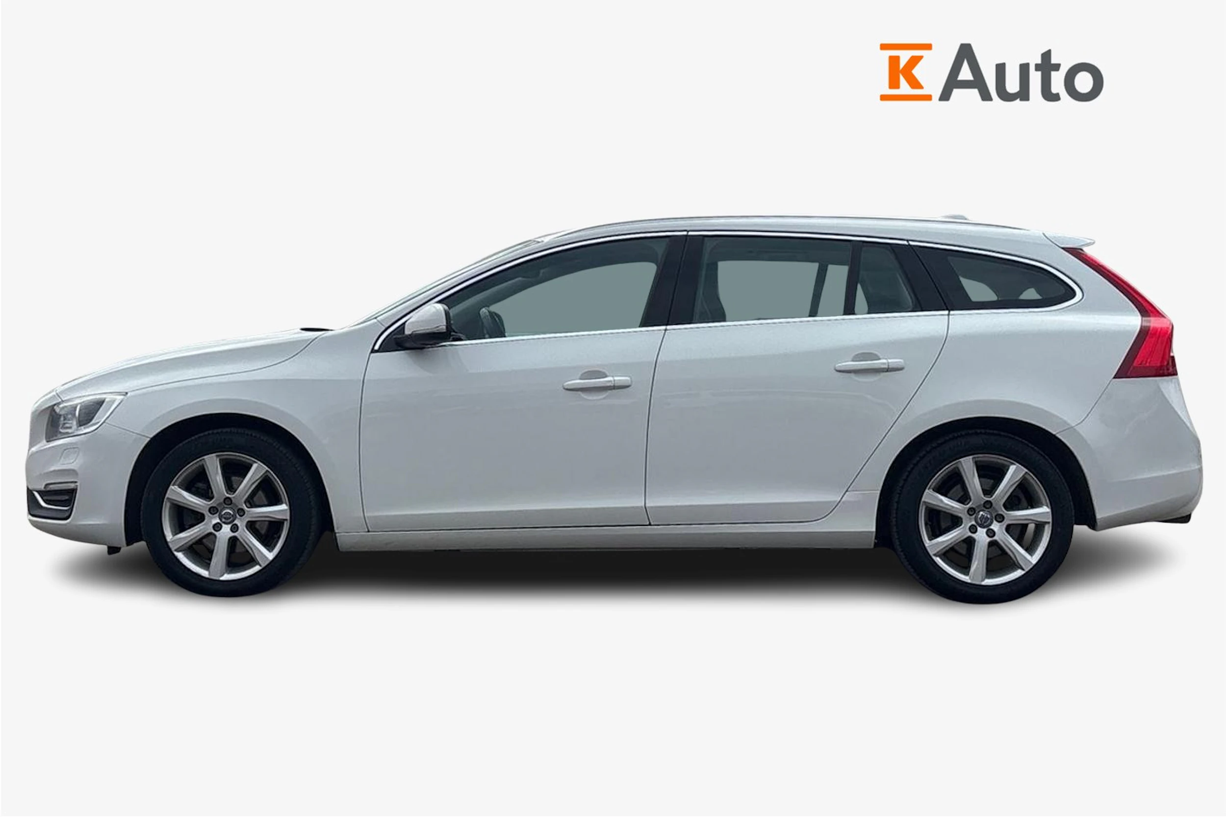 Valkoinen Volvo V60 2016 kuva 5.