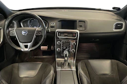 musta Volvo V60 2017 kuva 7.