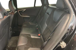 musta Volvo V60 2017 kuva 8.